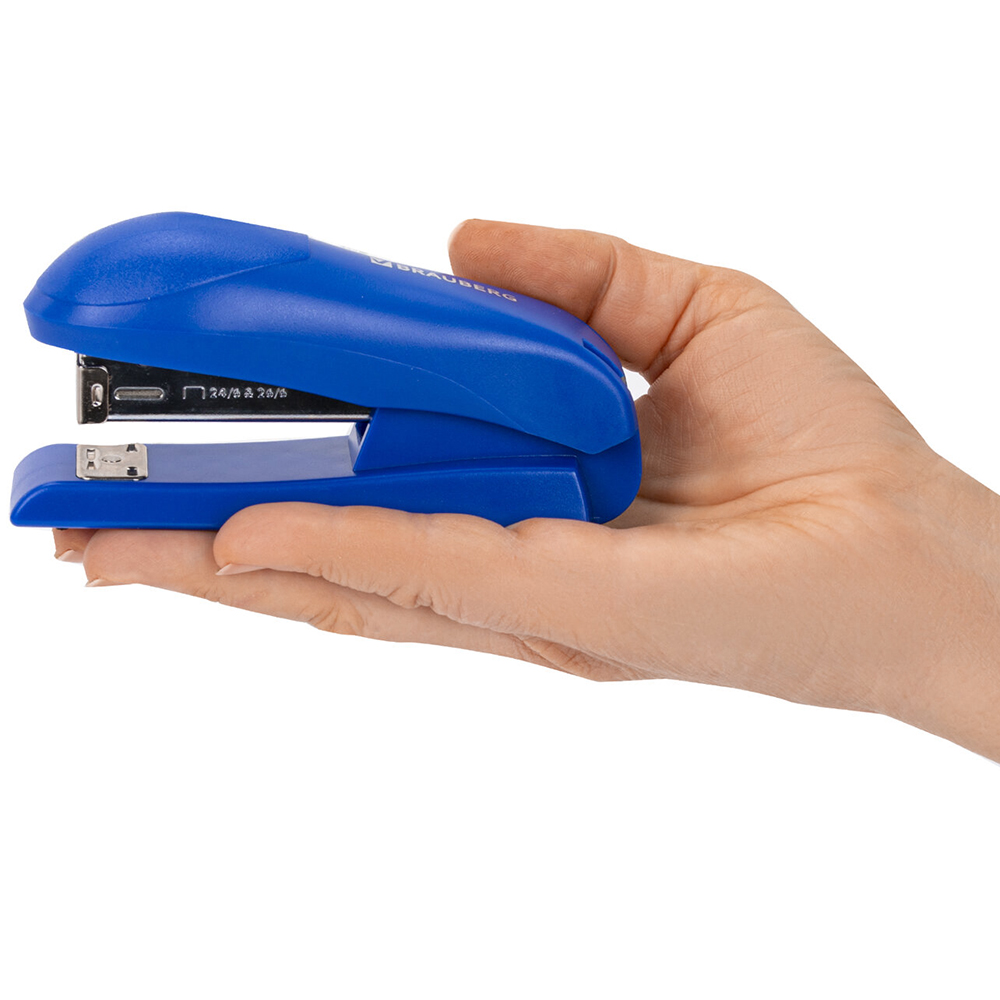 Степлер BRAUBERG «Universal» для скоб №24/6 и №26/6, пластик, синий, 30 листов Степлер BRAUBERG «Universal» для скоб №24/6 и №26/6, пластик, синий, 30 листов