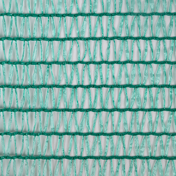 Фасадная сетка защитная, зеленая, 35 г/м², 3*100 м, затенение 35-40% Фасадная сетка защитная, зеленая, 35 г/м², 3*100 м, затенение 35-40%