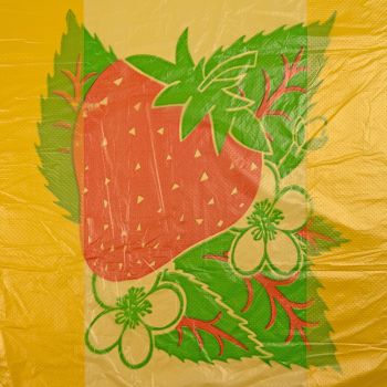 Пакет майка ПНД «Клубника» желтый, 30+16*55см, 25 мкм, 100шт.