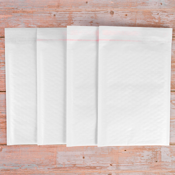 Белый крафт пакет с прослойкой и стрип-лентой, 20*27 см, D/1